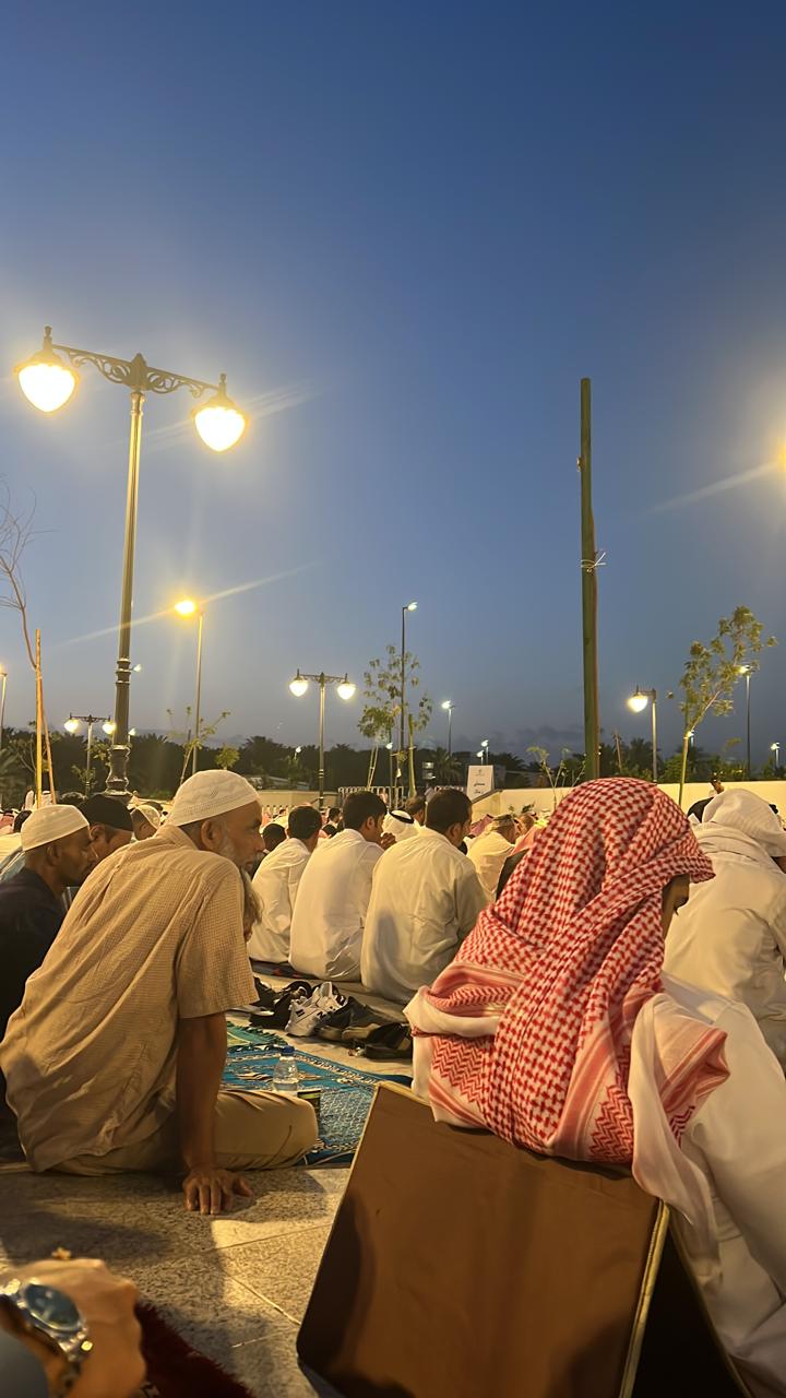في العيد أفرح ودع الأحزان 