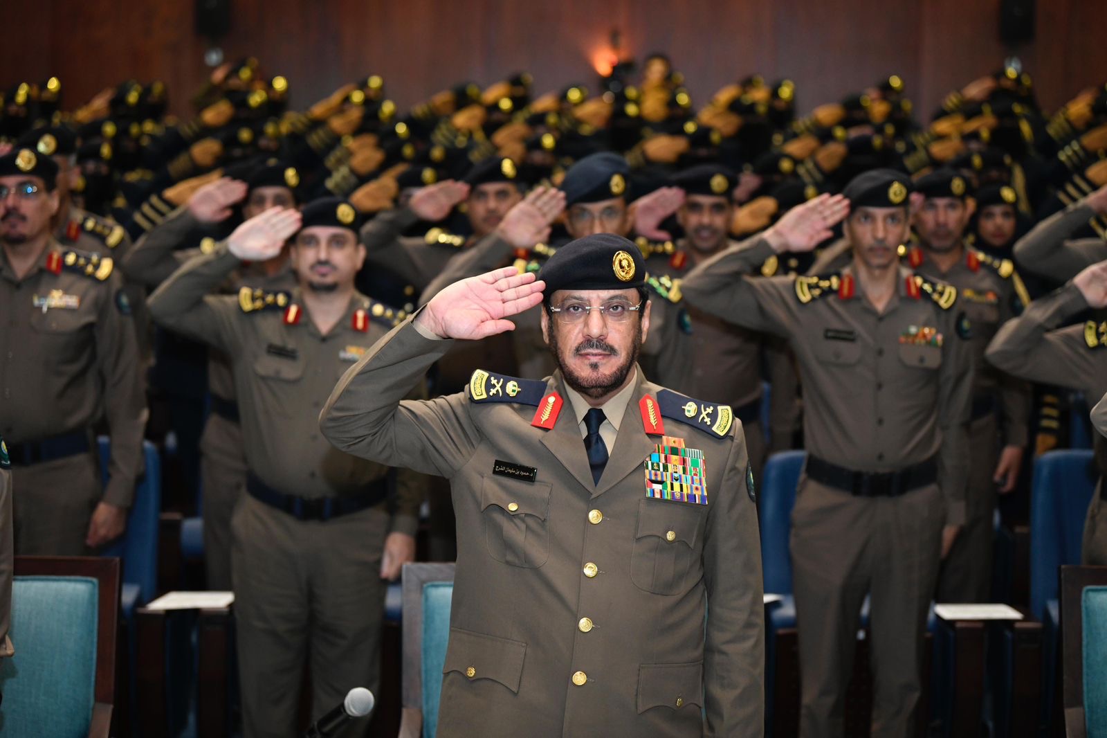 الدفاع المدني يحتفي بتخريج 152 مجندة 