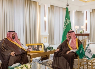 أمير الجوف يستقبل رئيس فرع النيابة العامة ويتابع إعادة تسيير رحلات طيران ناس لمطار الجوف