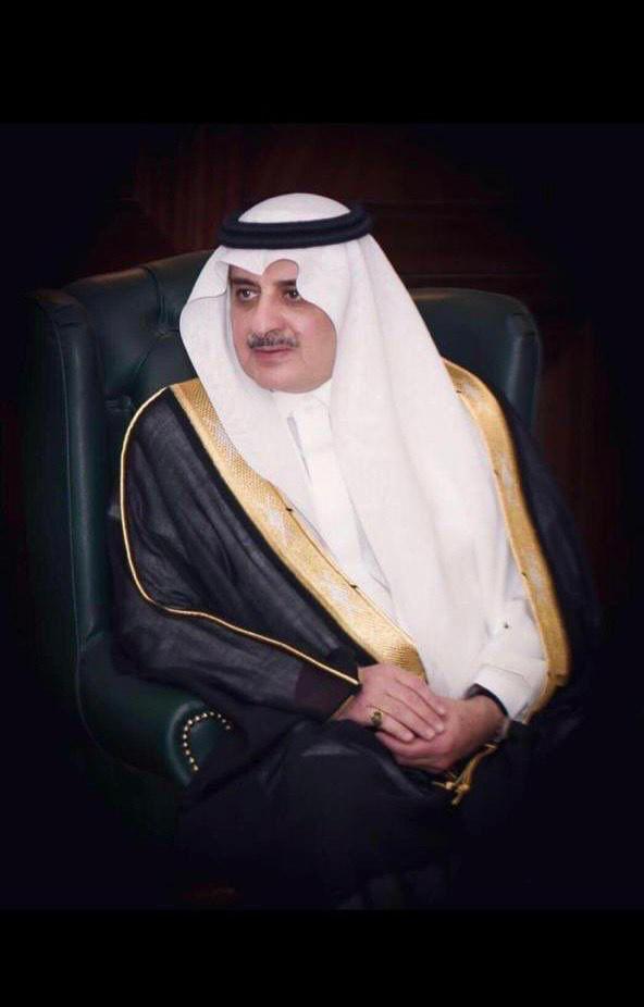 أمير تبوك يواسي أبناء أحمد الغبان في وفاة والدهم 