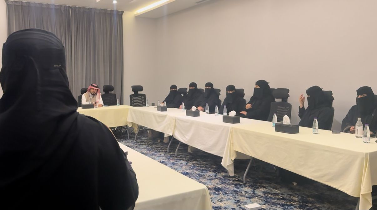 في مبادرة أجاويد بلغة الاشارة بمحافظة سراة عبيدة تعقد اللقاء الثاني مع ذوي الإعاقة السمعية 