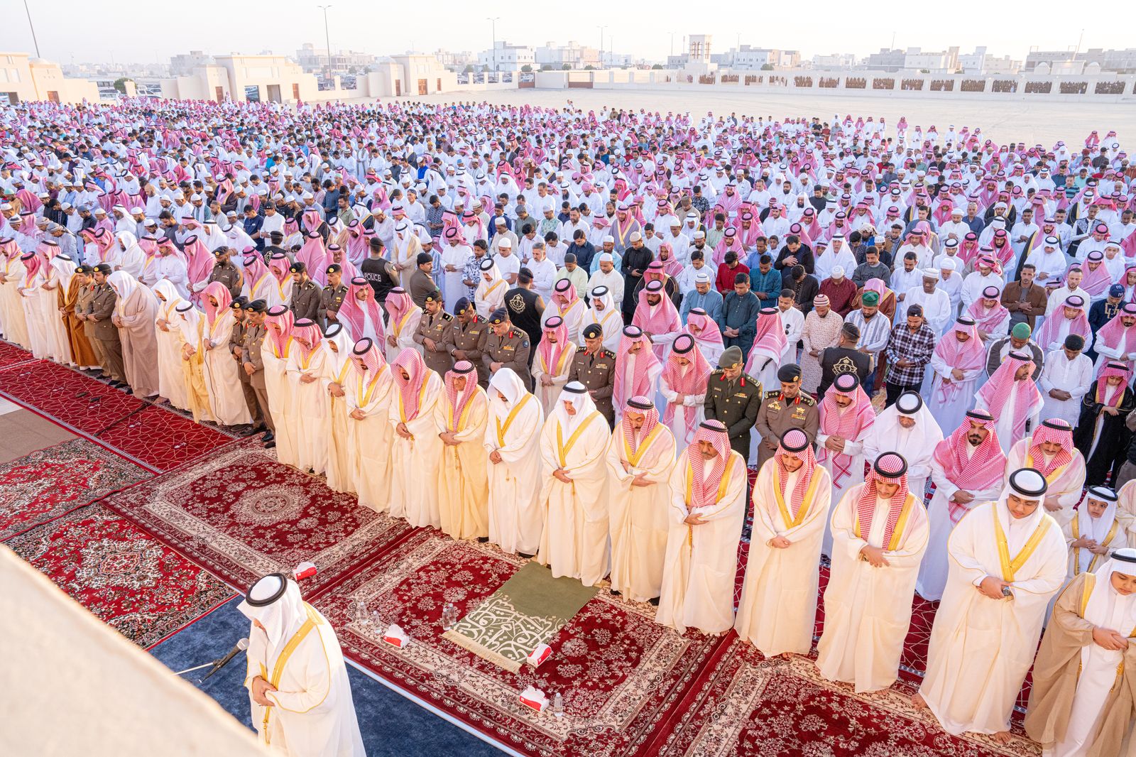 ‎سمو محافظ الأحساء يؤدي صلاة عيد الفطر المبارك