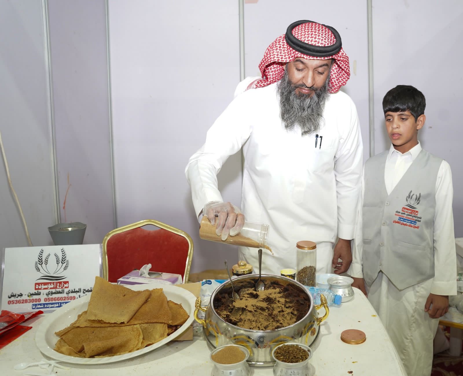 منتجات القمح من المأكولات الشعبية تجذب أنظار زوار مهرجان القمح الأول بميقو