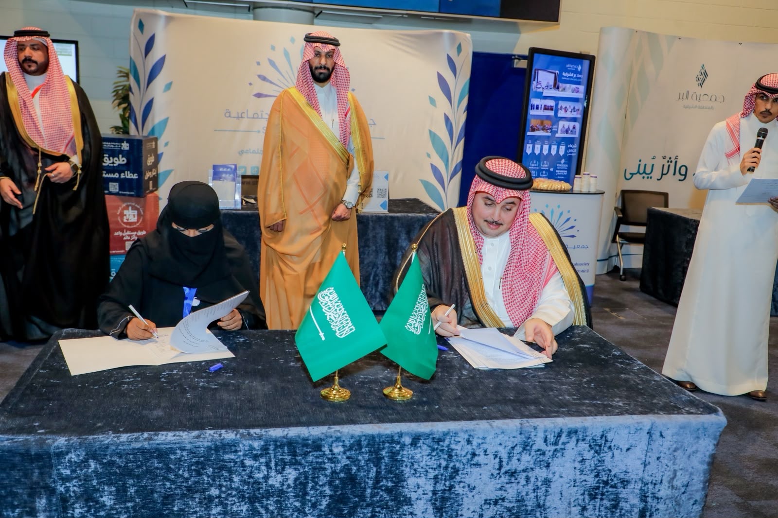 معهد د. خالد الرحيمي للتدريب يشارك في ملتقى شباب الأثر 2026