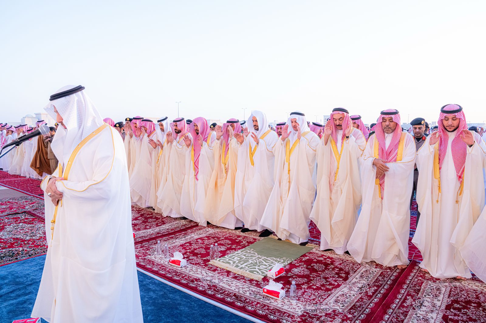 ‎سمو محافظ الأحساء يؤدي صلاة عيد الفطر المبارك