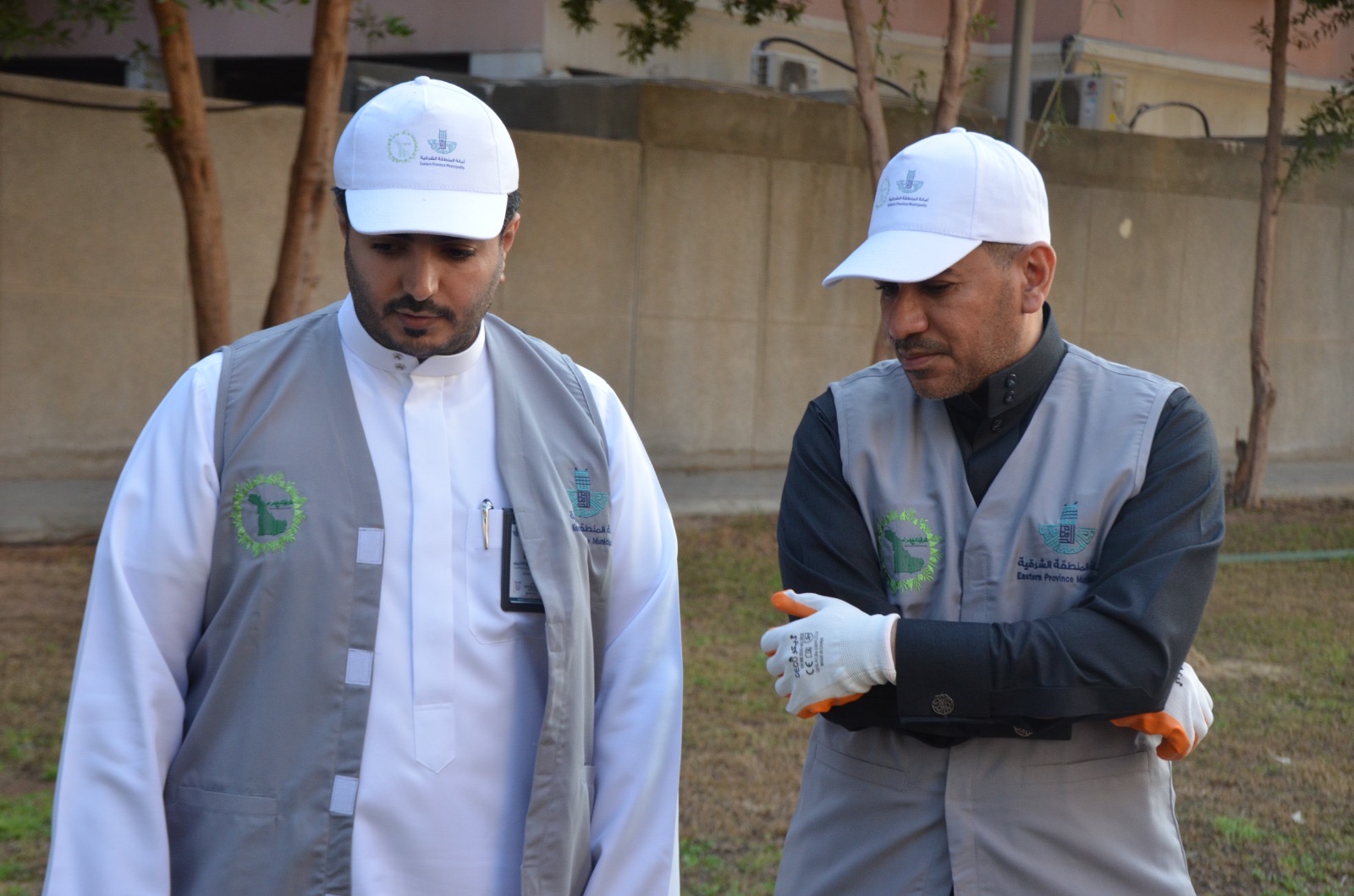 أمانة الشرقية تزرع 5 آلاف شجرة و 10 آلاف وردة في حاضرة الدمام احتفاءً بمبادرة السعودية الخضراء