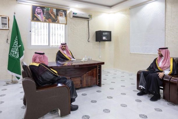 أمير منطقة الجوف يزور المراكز التابعة لمحافظة القريات ويلتقي الأهالي
