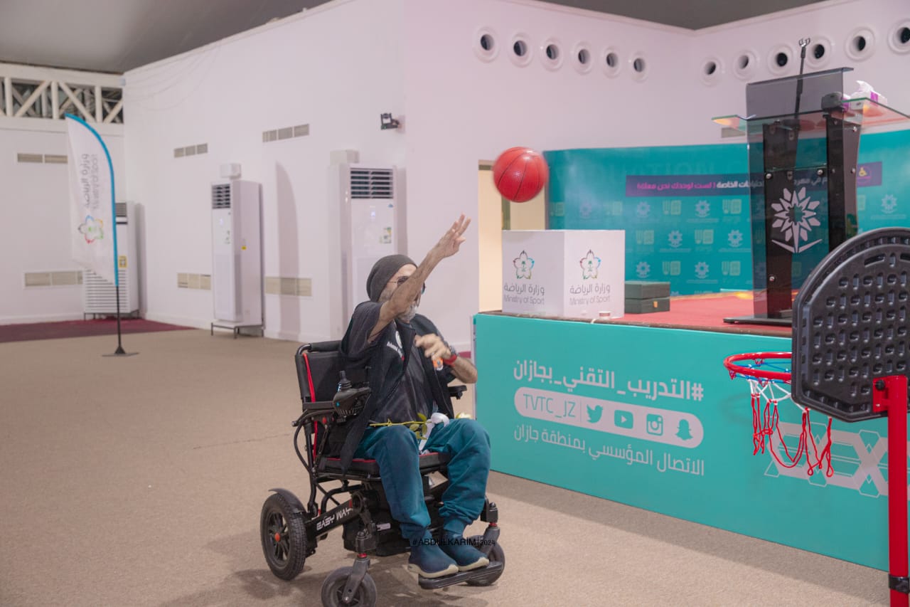 تحت شعار (لست لوحدك ...نحن معك) فـــرع وزارة الرياضة بجازان ينظم احتفالا بذوي الإعاقة بالمنطقة 