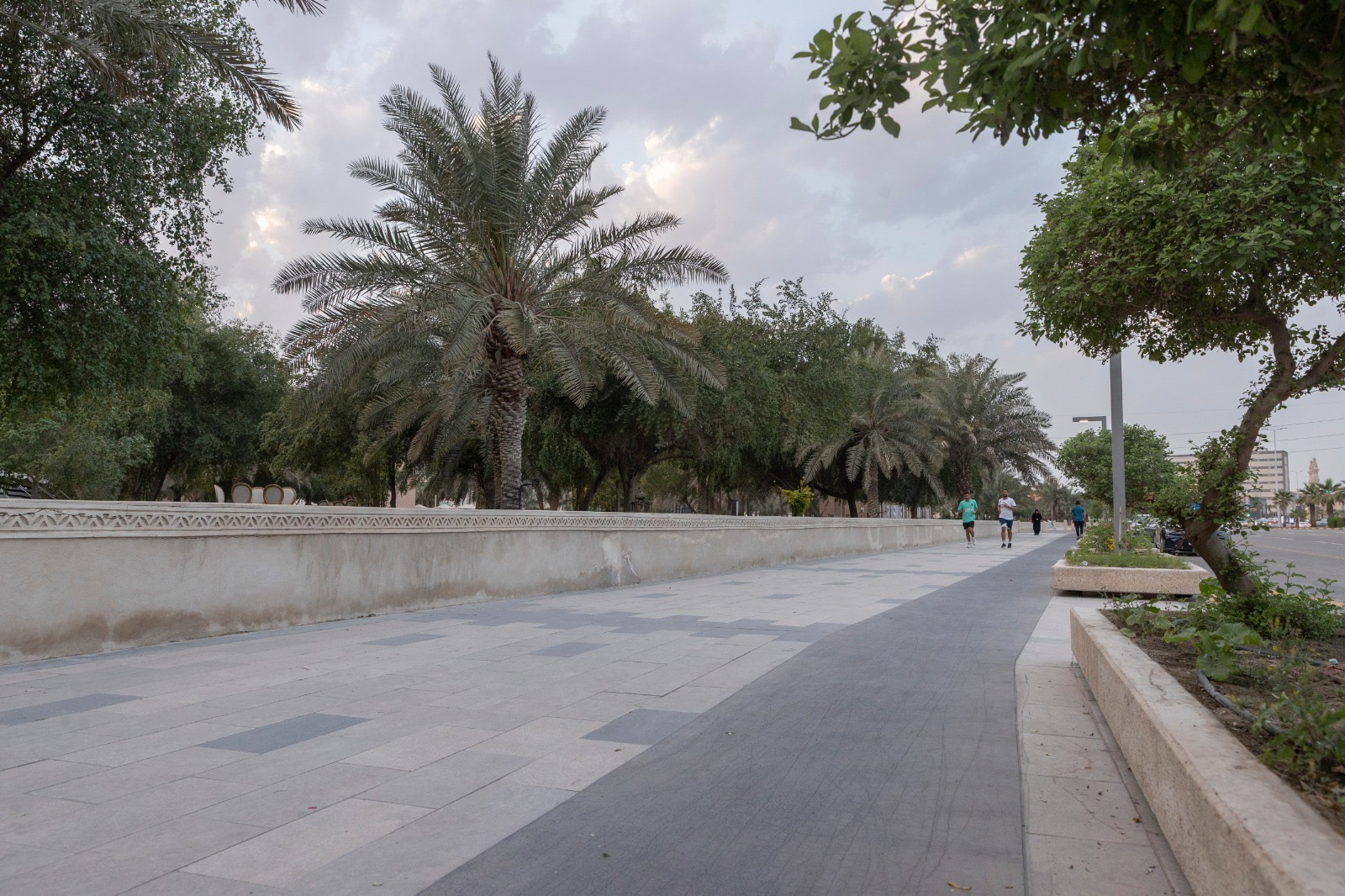 ضمن مشروع “بهجة” :أمانة الأحساء تُنجز 22 مشروعًا لـ (الحدائق والتدخلات الحضرية