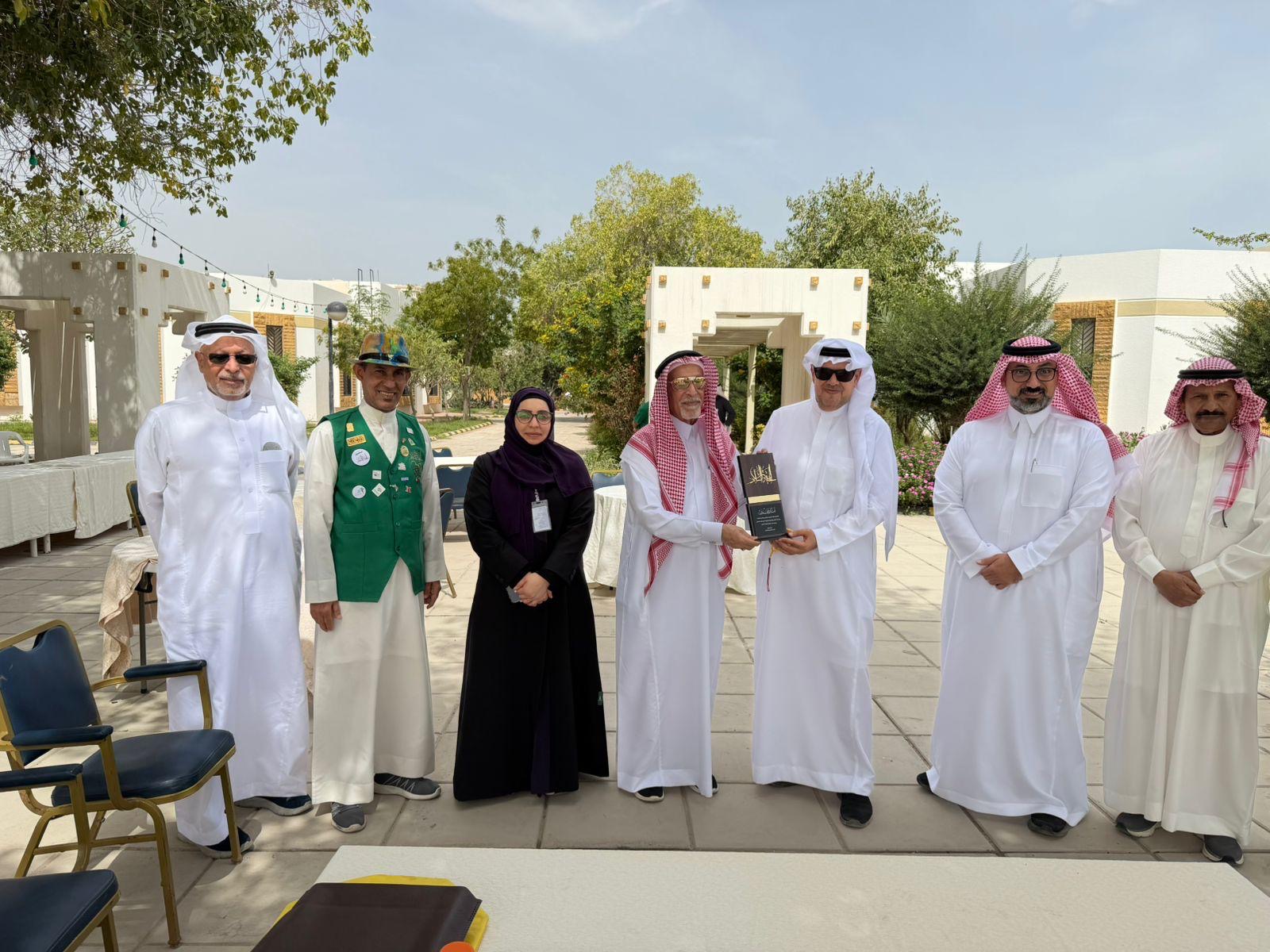 لإسعادهم .. فطور المحبة والسلام مع المسنين