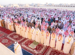 ‎سمو محافظ الأحساء يؤدي صلاة عيد الفطر المبارك