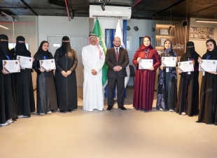 أمير الشرقية يستقبل منسوبي فرع وزارة الموارد البشرية والتنمية الاجتماعية بالمنطقة