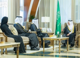 أمير الشرقية يستقبل منسوبي فرع وزارة الموارد البشرية والتنمية الاجتماعية بالمنطقة
