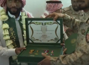 وصول (19) أسيراً من قوات التحالف إلى مطار الملك خالد الدولي بالرياض ظهر اليوم السبت
